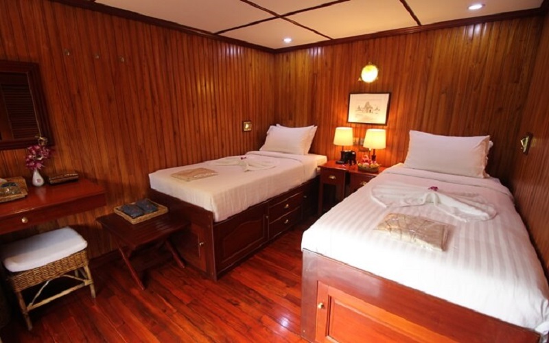 Main deck cabin