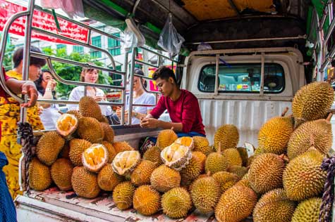 Selling Goods on The Streets of Yangon