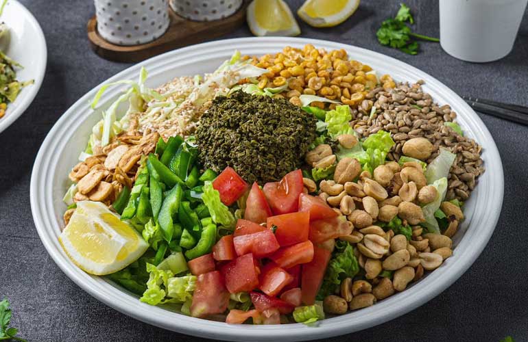 Samosa salad (Samosa Thoke)